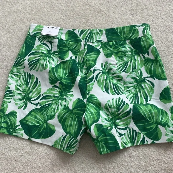 Leaf pull on short - Picture 2 of 4